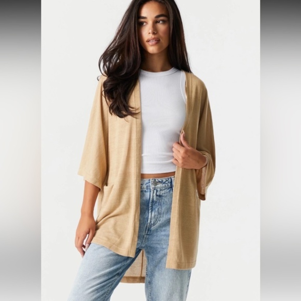 Ladies Cocoon Pocket Dolman Cardigan. Beige. Brand NEW NWT soft warm style